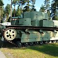 T-28 Rosyjski czołg o trzech wieżach. Mamut, który się nie sprawdził. Ale wrażenie robi. Ogromne.