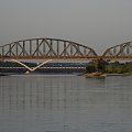most drogowy stary a w dali nowu most drogowy